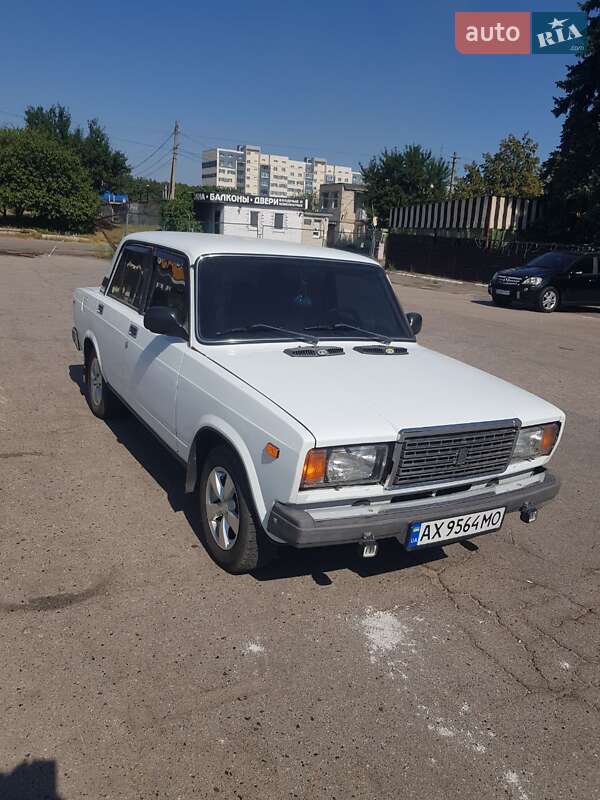 Седан ВАЗ / Lada 2107 2002 в Харькове