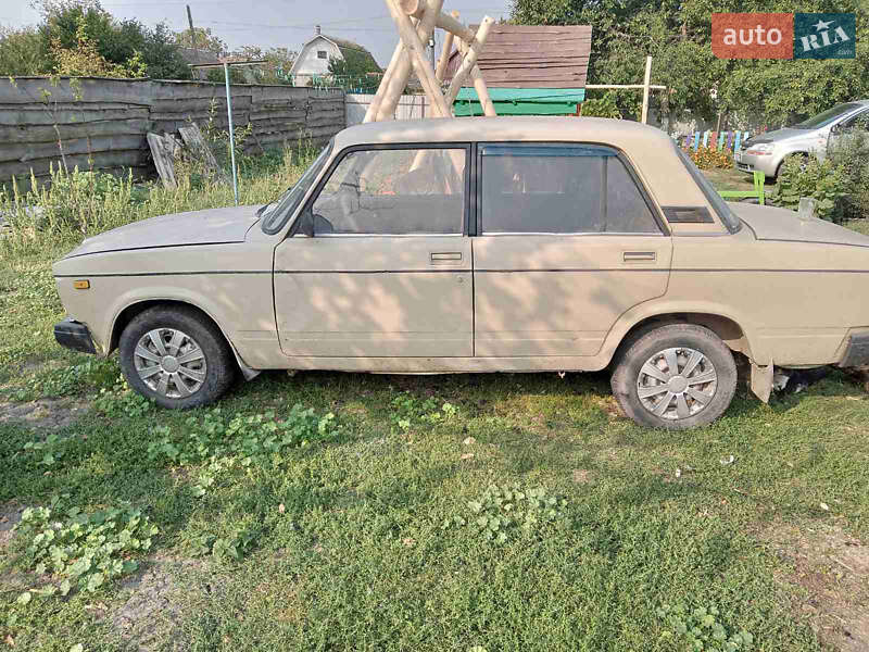 Седан ВАЗ / Lada 2107 1985 в Житомире