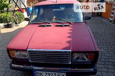 Седан ВАЗ / Lada 2107 2003 в Гощі