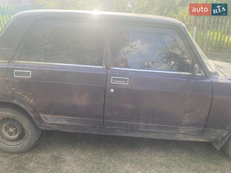 Седан ВАЗ / Lada 2107 2002 в Шумске фото 4 Седан ВАЗ / Lada 2107 2002 в Шумске