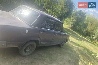 Седан ВАЗ / Lada 2107 2002 в Шумске