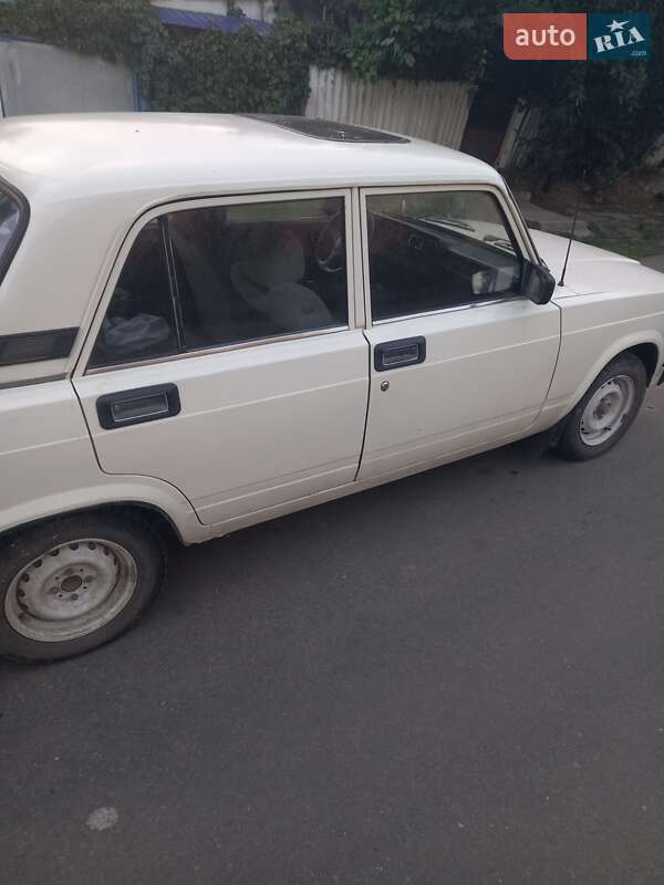 Седан ВАЗ / Lada 2107 1992 в Балті