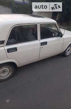 Седан ВАЗ / Lada 2107 1992 в Балті