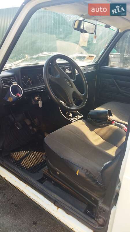 Седан ВАЗ / Lada 2107 2004 в Киеве
