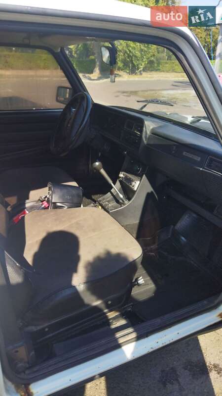 Седан ВАЗ / Lada 2107 2004 в Киеве