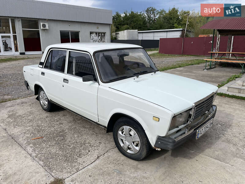 Седан ВАЗ 2107 1998 в 