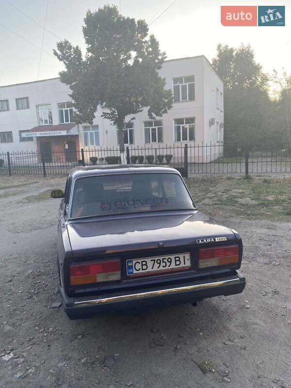 Седан ВАЗ / Lada 2107 2005 в Нежине