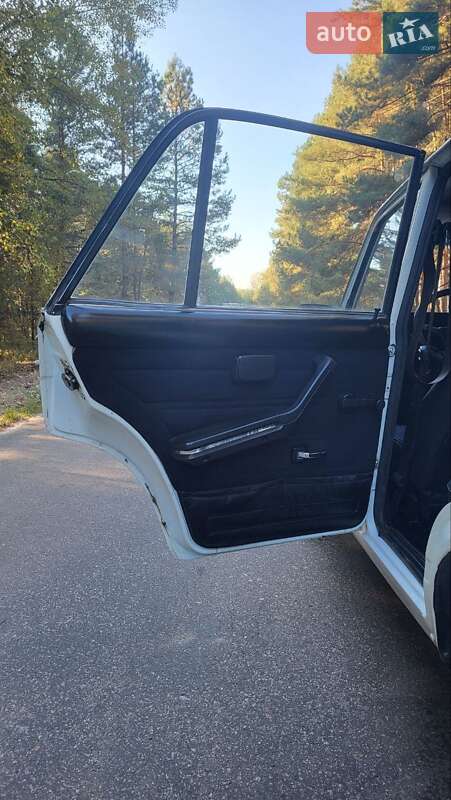 Седан ВАЗ / Lada 2107 1992 в Переяславі