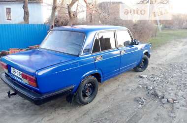 Седан ВАЗ / Lada 2107 1996 в Вознесенске