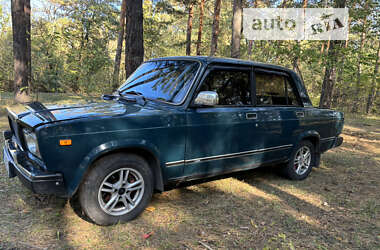 Седан ВАЗ / Lada 2107 2004 в Александрие