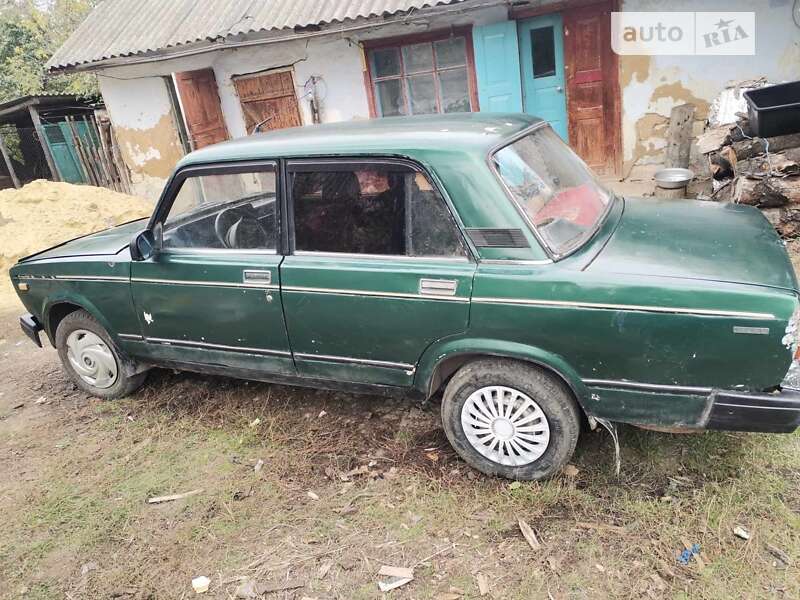 Седан ВАЗ / Lada 2107 2002 в Песчанке