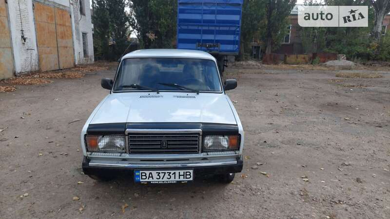 Седан ВАЗ / Lada 2107 1999 в Кропивницком