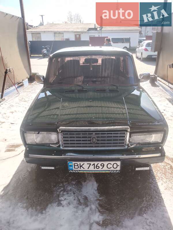 Седан ВАЗ / Lada 2107 1998 в Рокитному