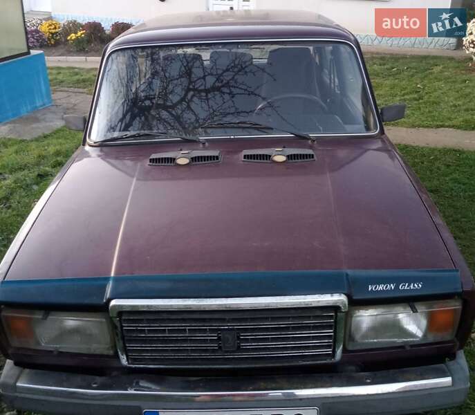 Седан ВАЗ / Lada 2107 2005 в Черновцах