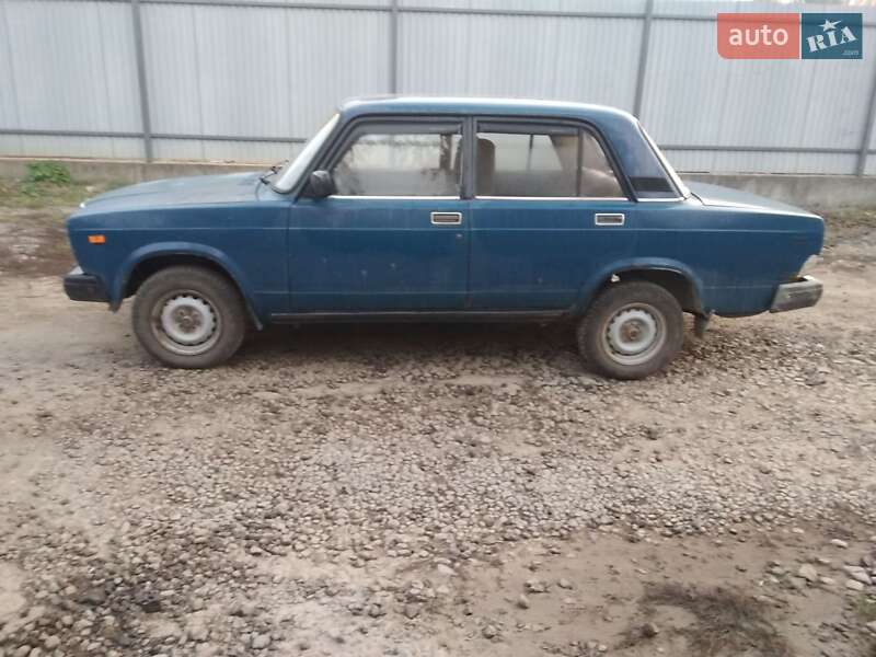 Седан ВАЗ / Lada 2107 2004 в Ужгороді фото 4 Седан ВАЗ / Lada 2107 2004 в Ужгороді