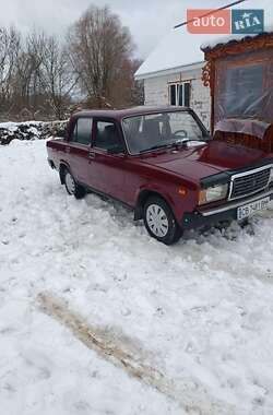 Седан ВАЗ / Lada 2107 2005 в Нежине