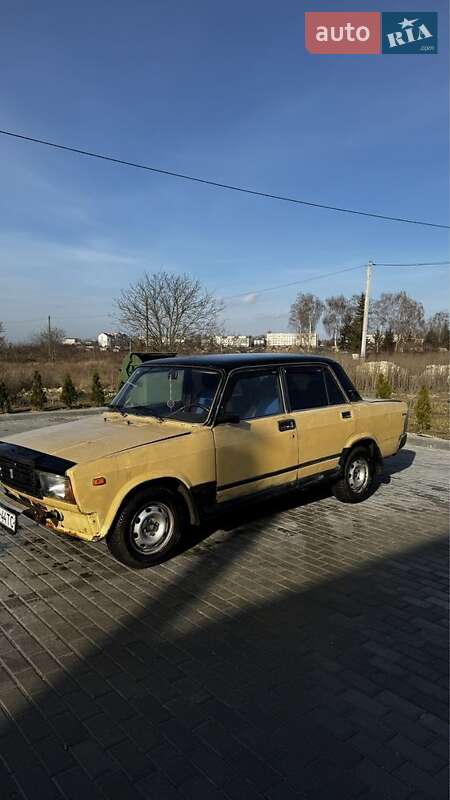 Седан ВАЗ / Lada 2107 1984 в Золочеве