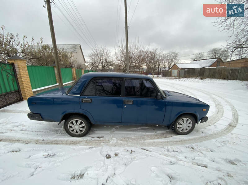 Седан ВАЗ / Lada 2107 2004 в Полтаві