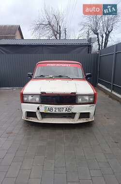 Седан ВАЗ / Lada 2107 1988 в Виннице