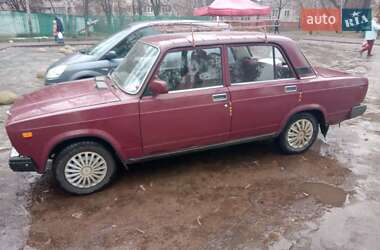 Седан ВАЗ / Lada 2107 2004 в Сумах