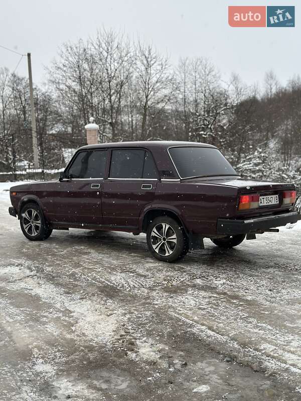 Седан ВАЗ / Lada 2107 2006 в Надвірній