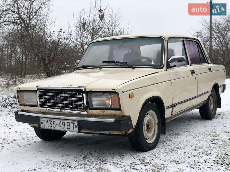 Седан ВАЗ / Lada 2107 1997 в Новій Ушиці