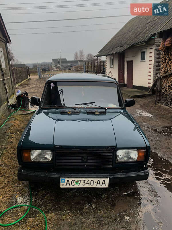 Седан ВАЗ / Lada 2107 2004 в Кілках