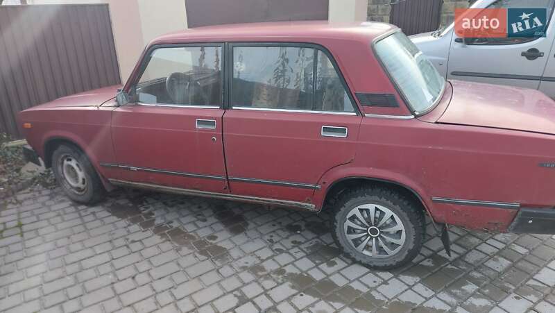 Седан ВАЗ / Lada 2107 1996 в Сарнах