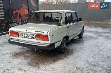 Седан ВАЗ / Lada 2107 2004 в Береговому