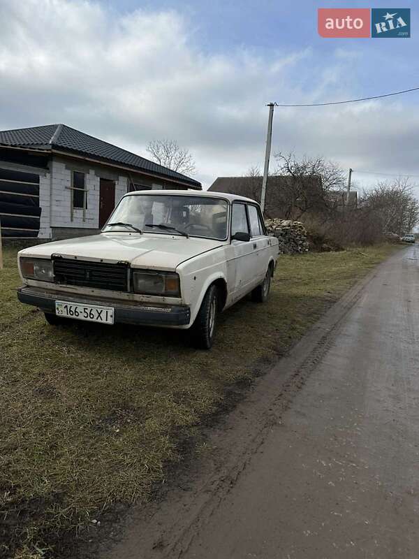 Седан ВАЗ / Lada 2107 1995 в Староконстантинове