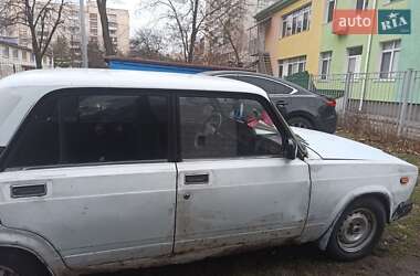 Седан ВАЗ / Lada 2107 2003 в Киеве