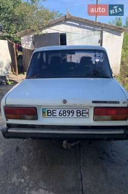 Седан ВАЗ / Lada 2107 1998 в Николаеве