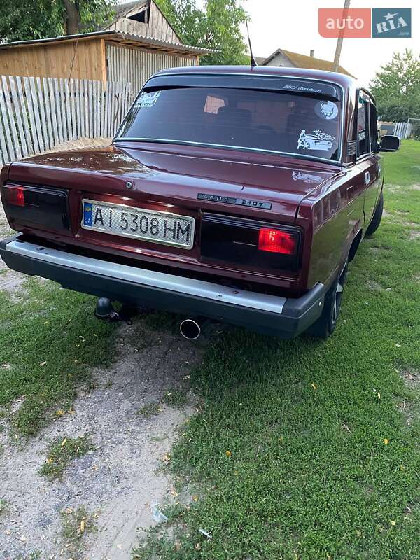 Седан ВАЗ / Lada 2107 2006 в Борисполе