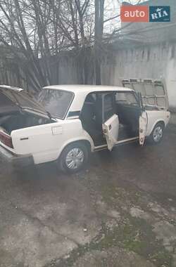 Седан ВАЗ / Lada 2107 1996 в Вольногорске