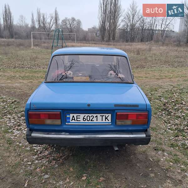 Седан ВАЗ / Lada 2107 2004 в Кривом Роге