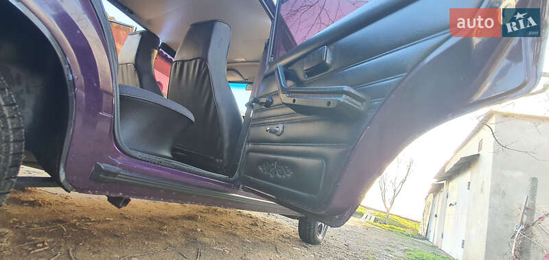 Седан ВАЗ / Lada 2107 2002 в Рені