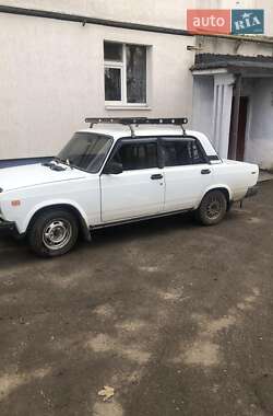 Седан ВАЗ / Lada 2107 2004 в Хмельницком