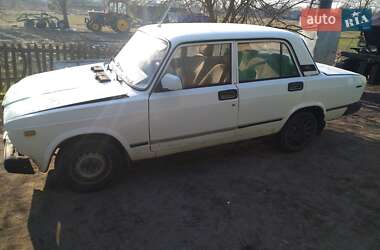 Седан ВАЗ / Lada 2107 1996 в Золотоноші