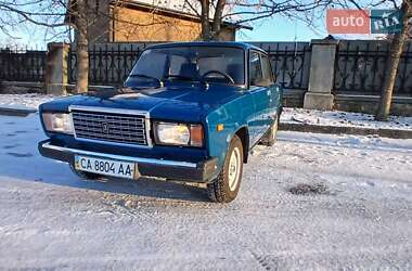 Седан ВАЗ / Lada 2107 2004 в Умани