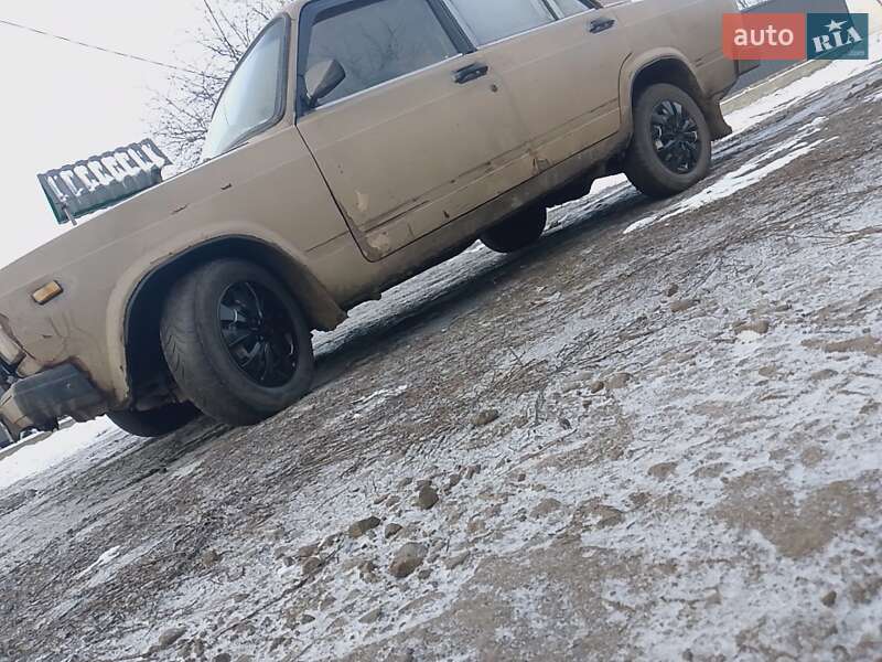 Седан ВАЗ / Lada 2107 1984 в Межовій