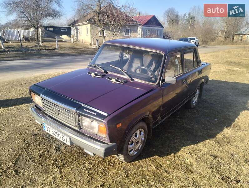 Седан ВАЗ / Lada 2107 1998 в Тучине