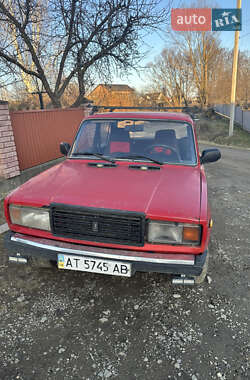 Седан ВАЗ / Lada 2107 1995 в Сторожинце