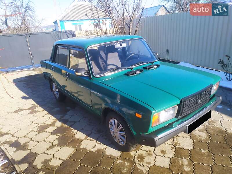 Седан ВАЗ / Lada 2107 2005 в Шполе