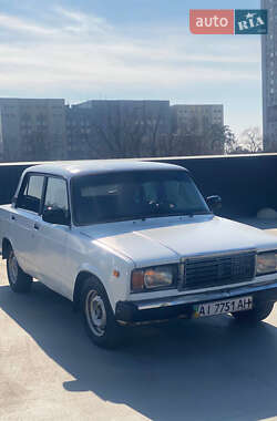 Седан ВАЗ / Lada 2107 2003 в Киеве