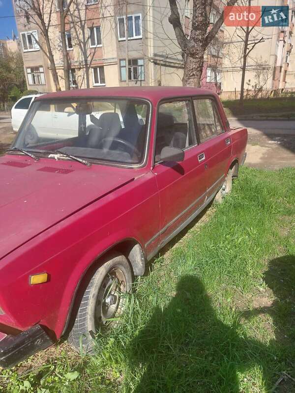 Седан ВАЗ / Lada 2107 1985 в Ужгороде