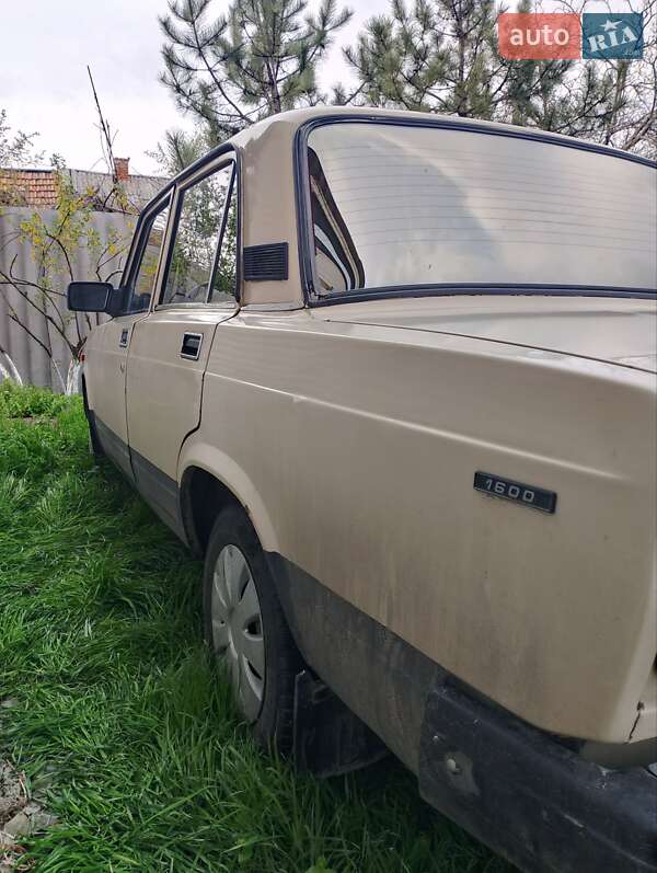 Седан ВАЗ / Lada 2107 1995 в Запорожье
