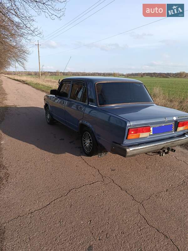 Седан ВАЗ / Lada 2107 2005 в Нежине