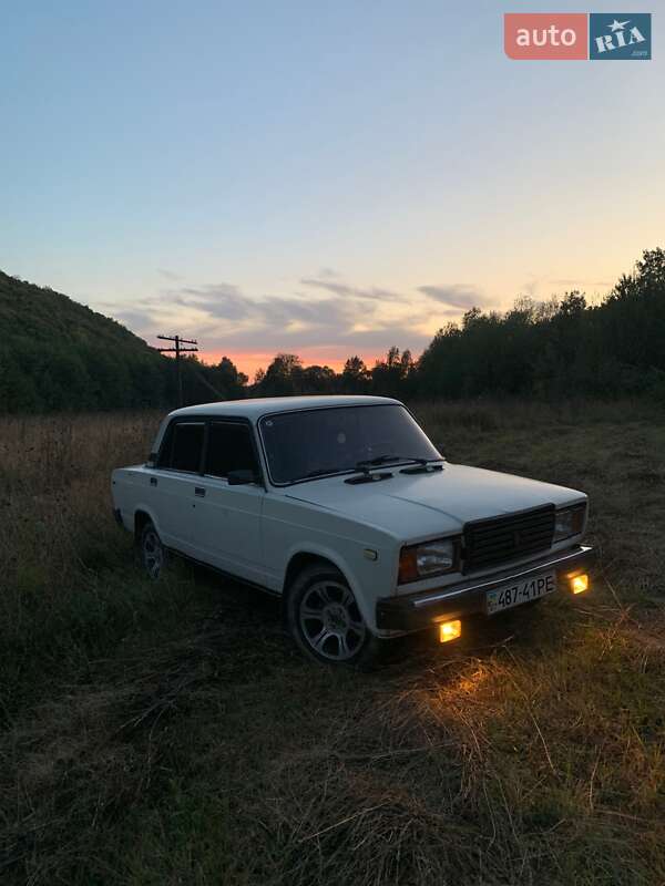 Седан ВАЗ 2107 1990 в 