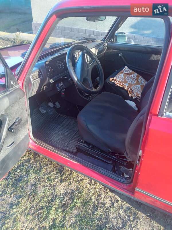 Седан ВАЗ / Lada 2107 1993 в Черновцах