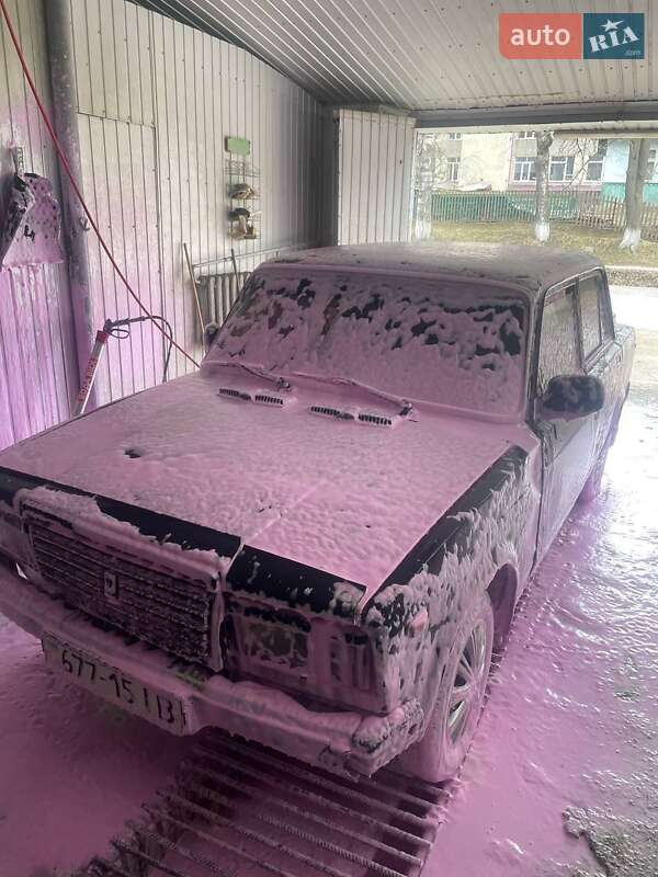 Седан ВАЗ / Lada 2107 2001 в Путиле